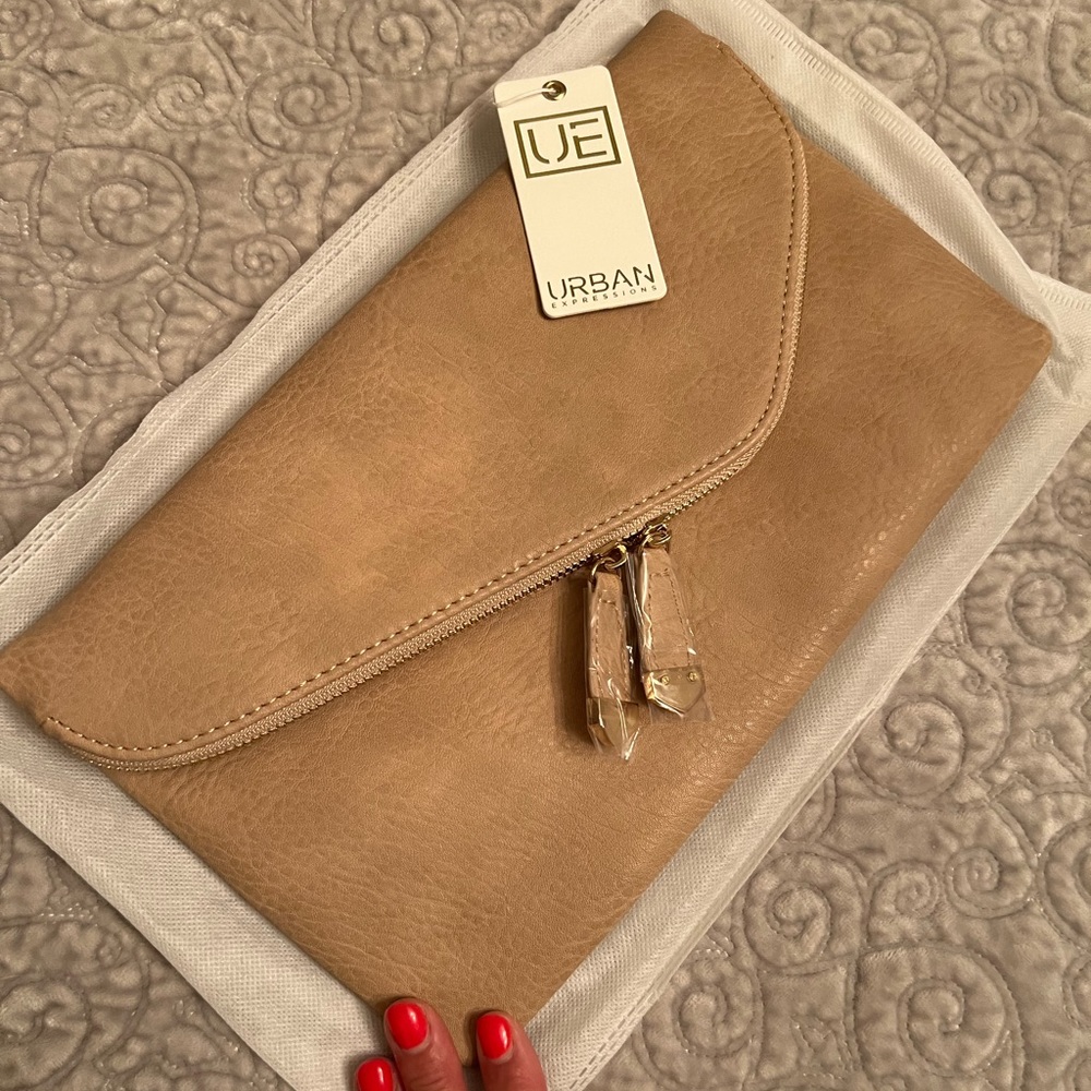 STELLA CROSSBODY ENVELOPE ZIP CLUTCH